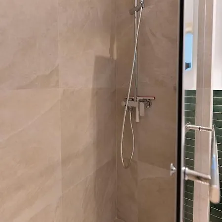 Completely New, Bonbona Apartmán Bělehrad