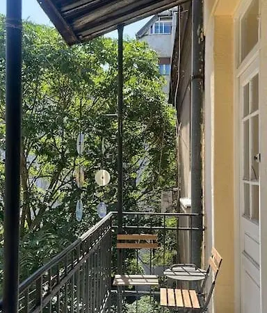 Completely New, Bonbona Apartmán