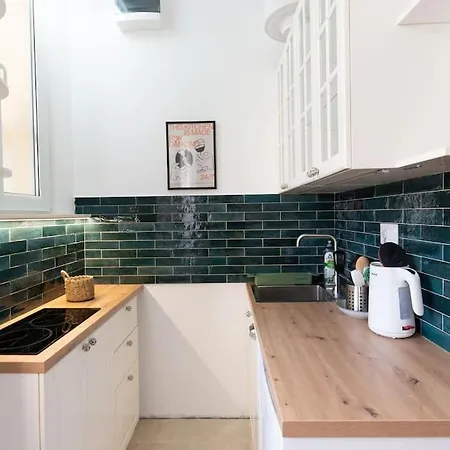 Completely New, Bonbona