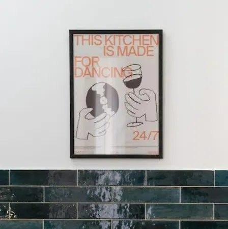 Completely New, Bonbona Lägenhet *