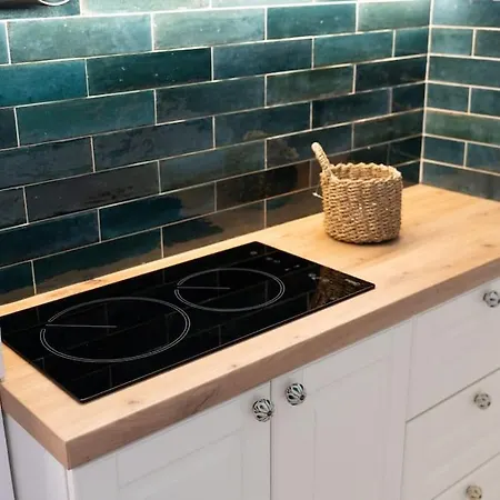 Completely New, Bonbona * Belgrad