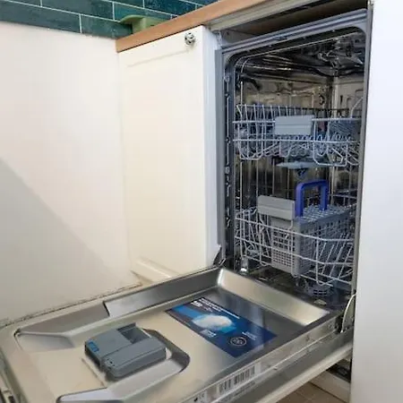 Completely New, Bonbona *